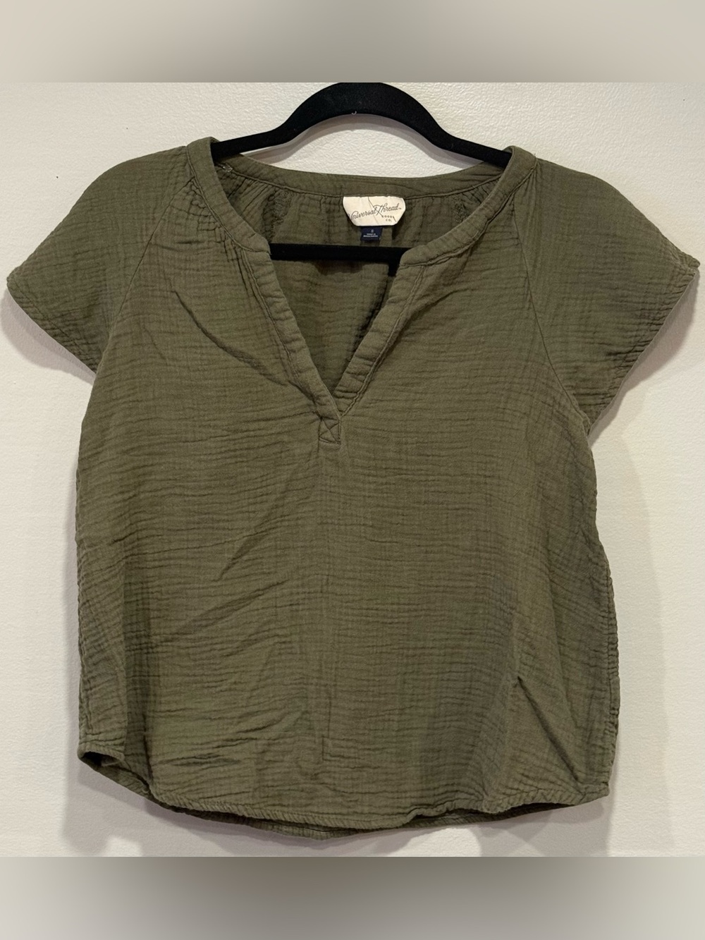 Universal Thread Women's Olive Green Flutter Sleeve V-Neck Blouse Size S